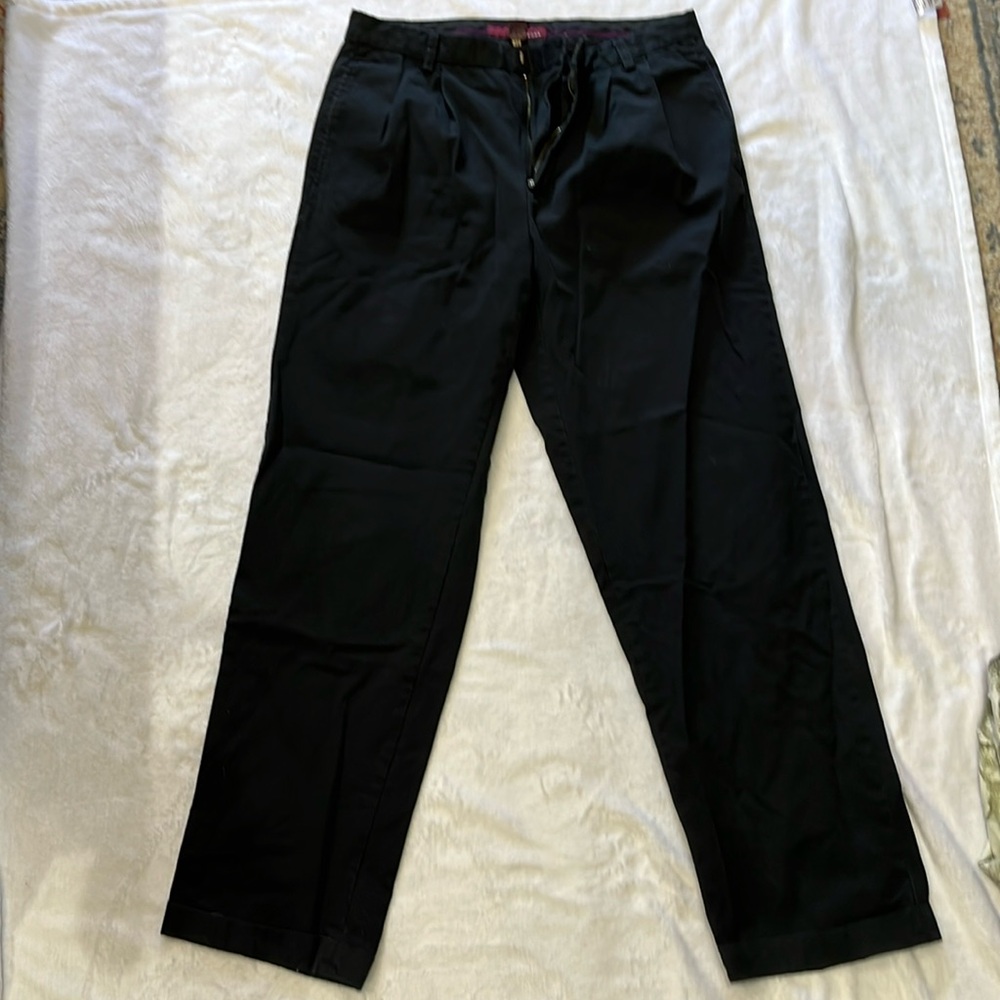 Men’s pleated front dress pants